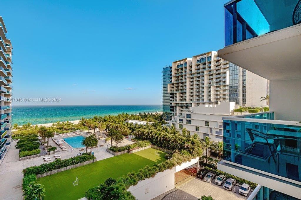 A11357046 — Miami Beach