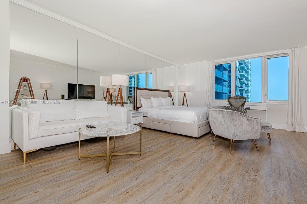 A11357046 — Miami Beach — 4