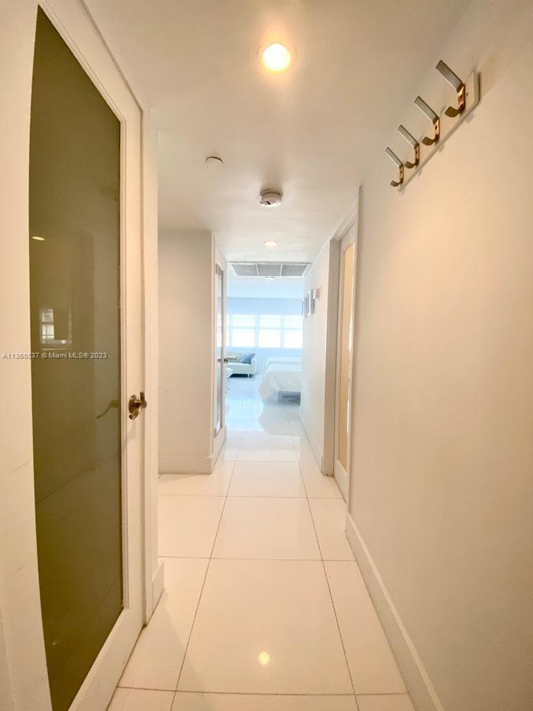 A11365537 — Miami Beach — 9