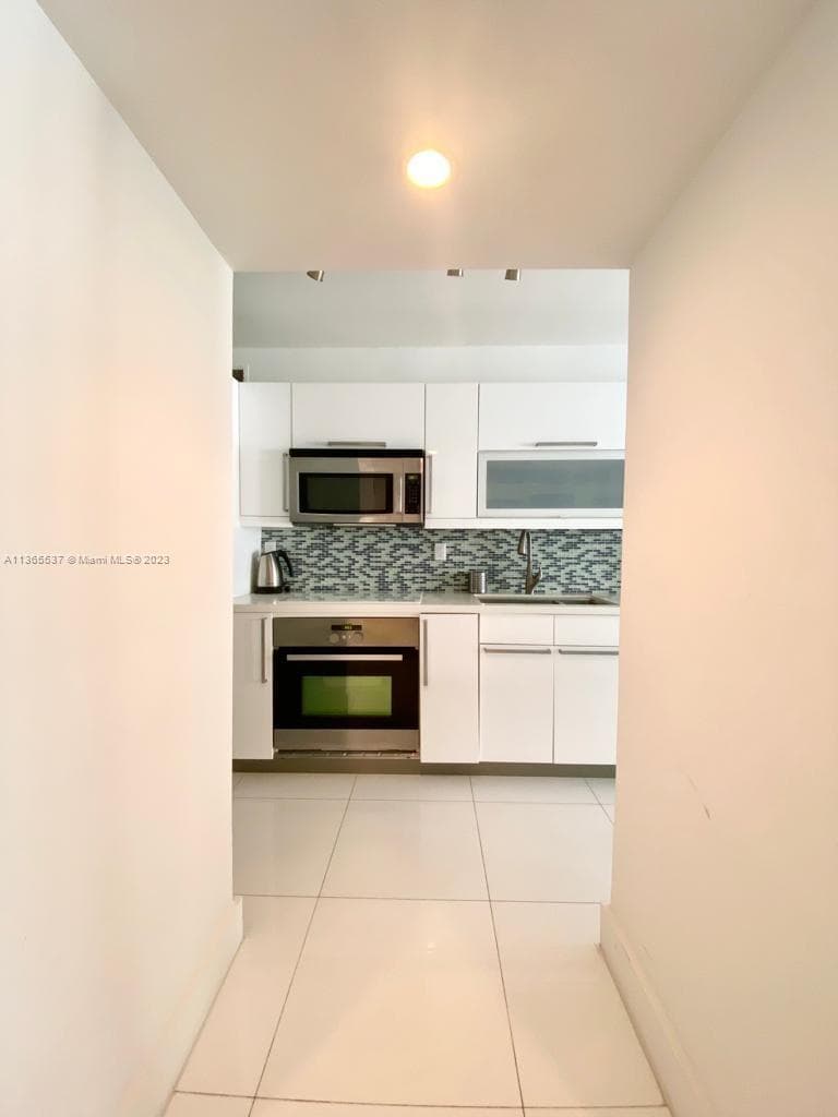 A11365537 — Miami Beach — 15