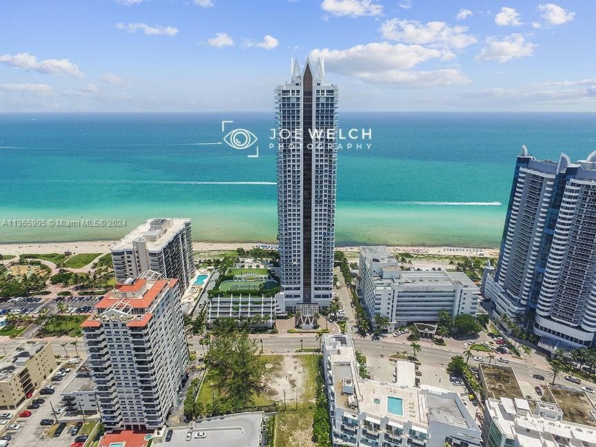 A11365995 — Miami Beach