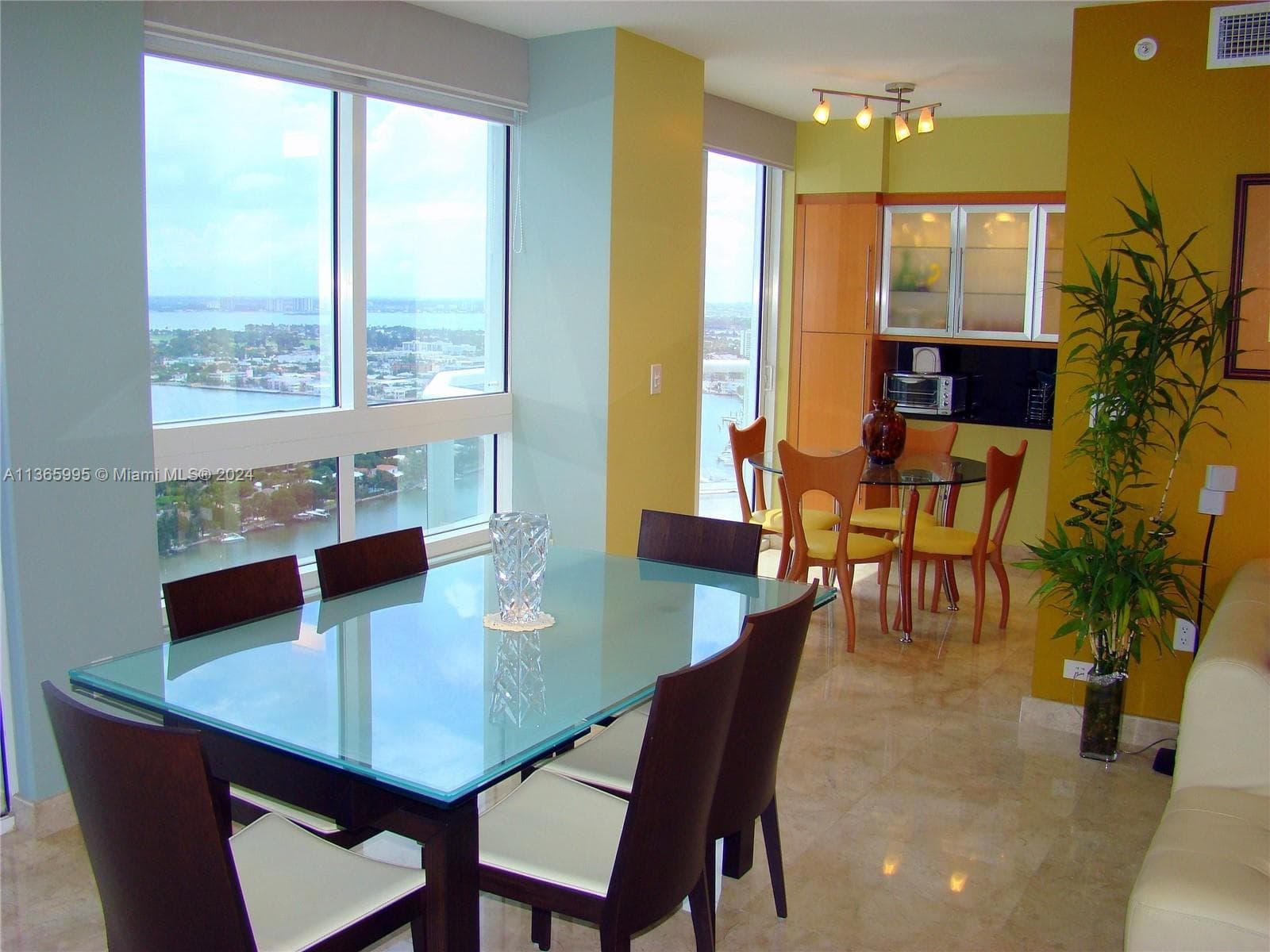 A11365995 — Miami Beach — 4