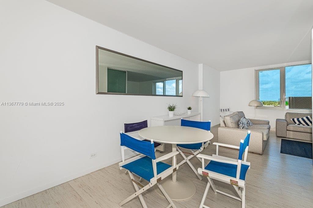 A11367779 — Miami Beach — 14