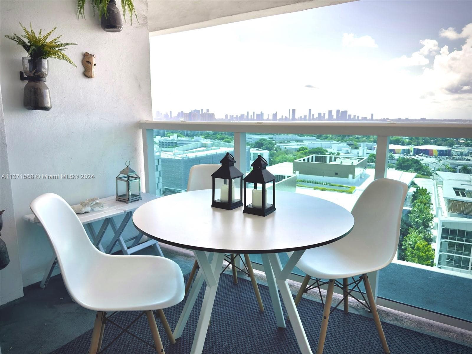 A11371588 — Miami Beach — 17