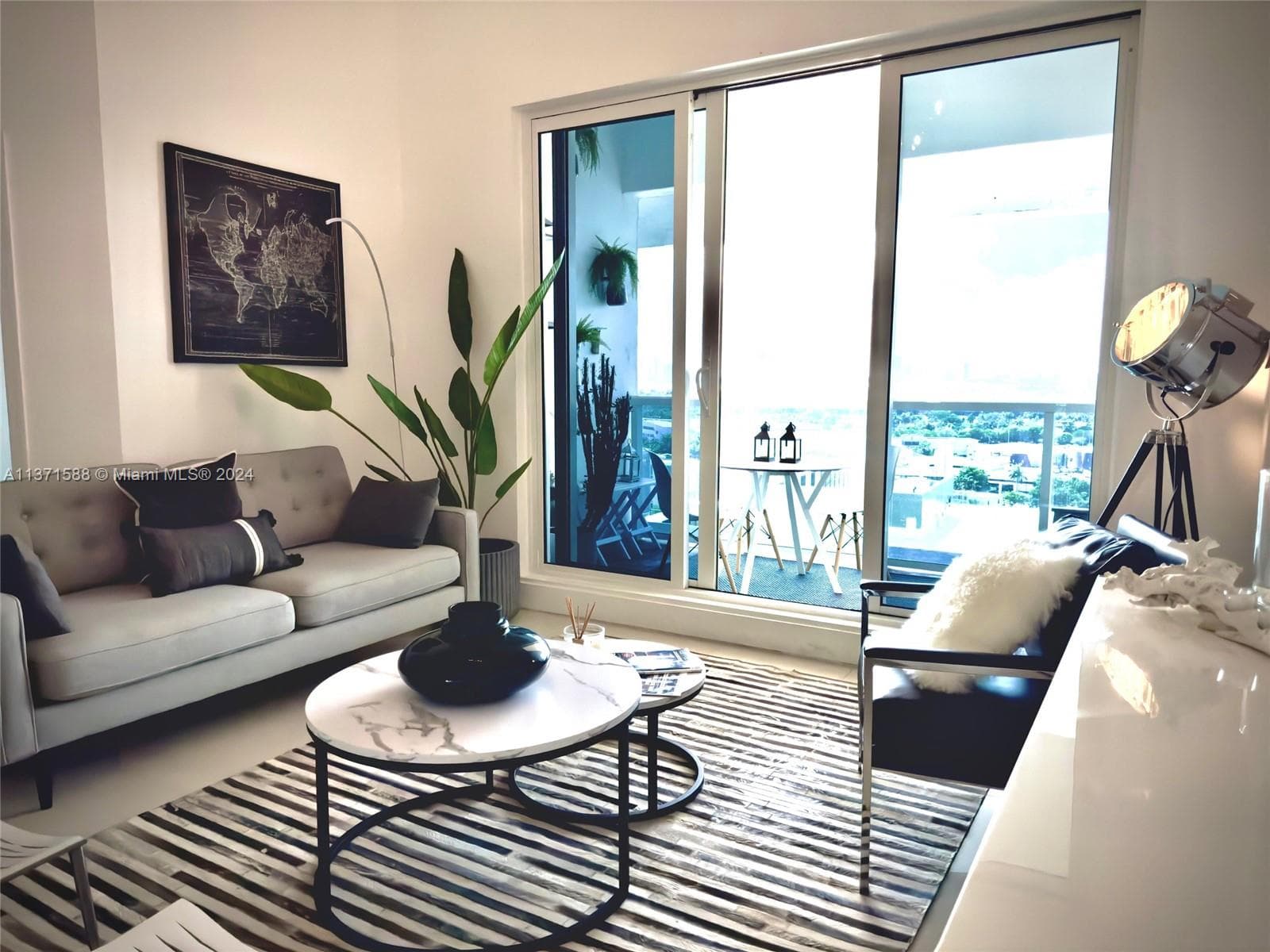 A11371588 — Miami Beach — 7