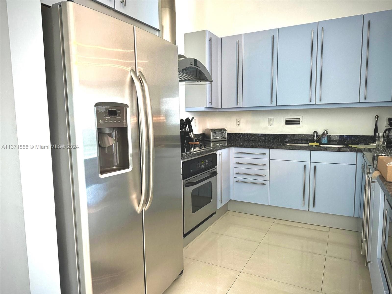 A11371588 — Miami Beach — 9