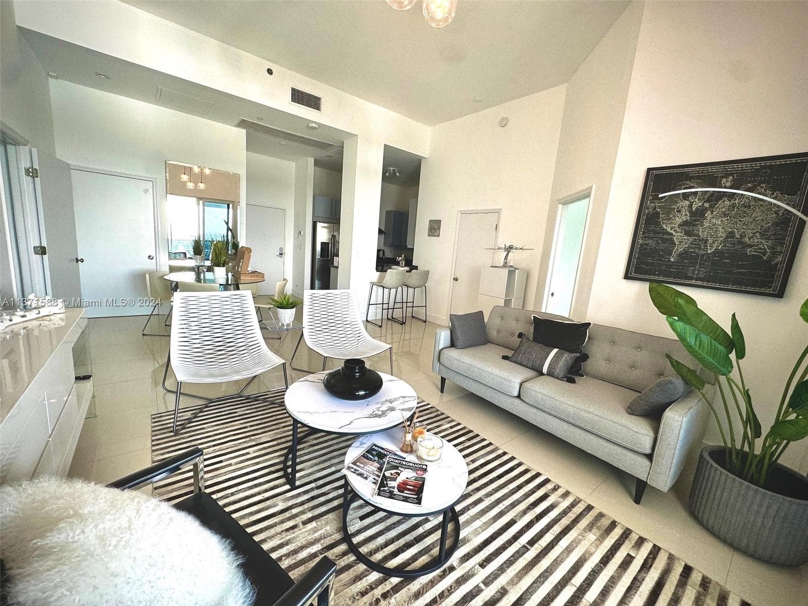 A11371588 — Miami Beach — 4