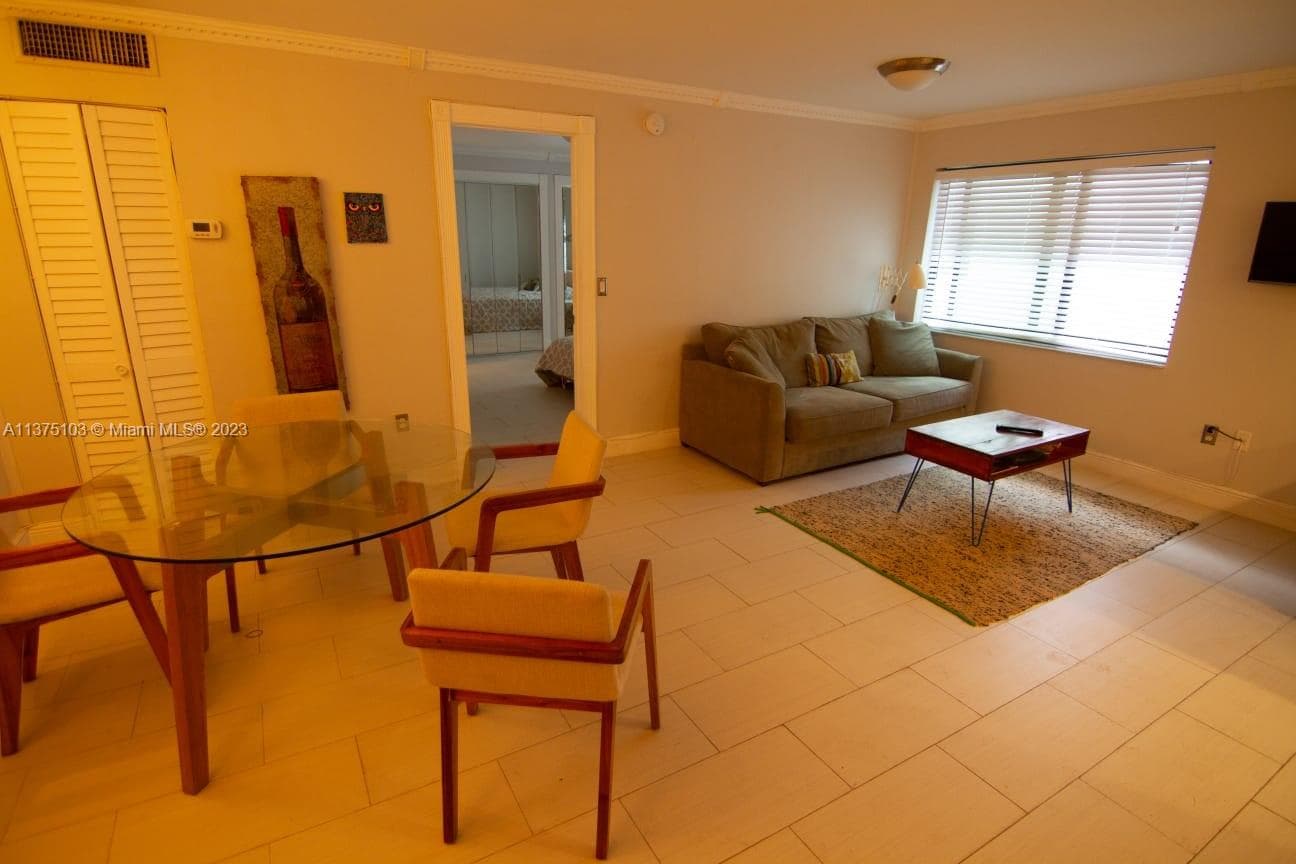 A11375103 — Miami Beach — 13