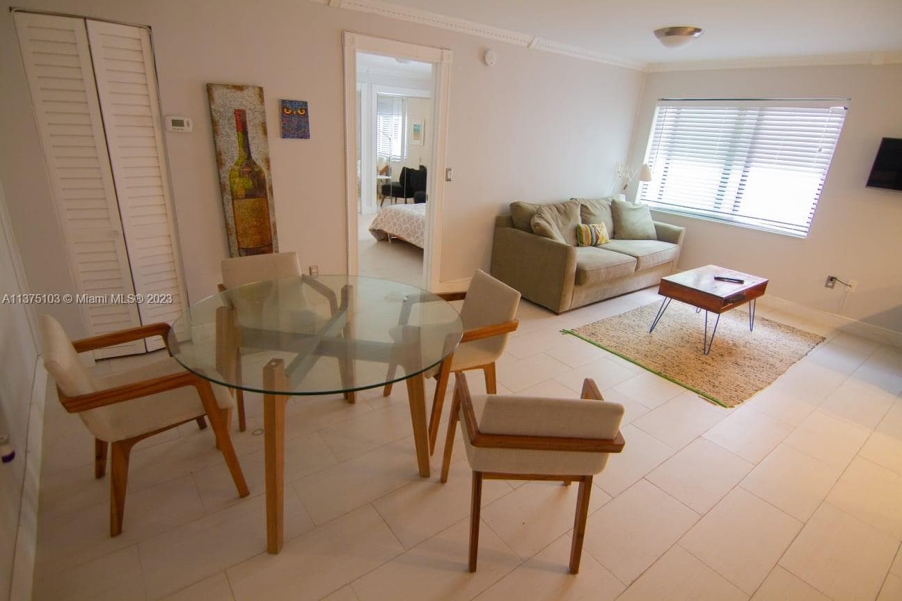 A11375103 — Miami Beach — 18
