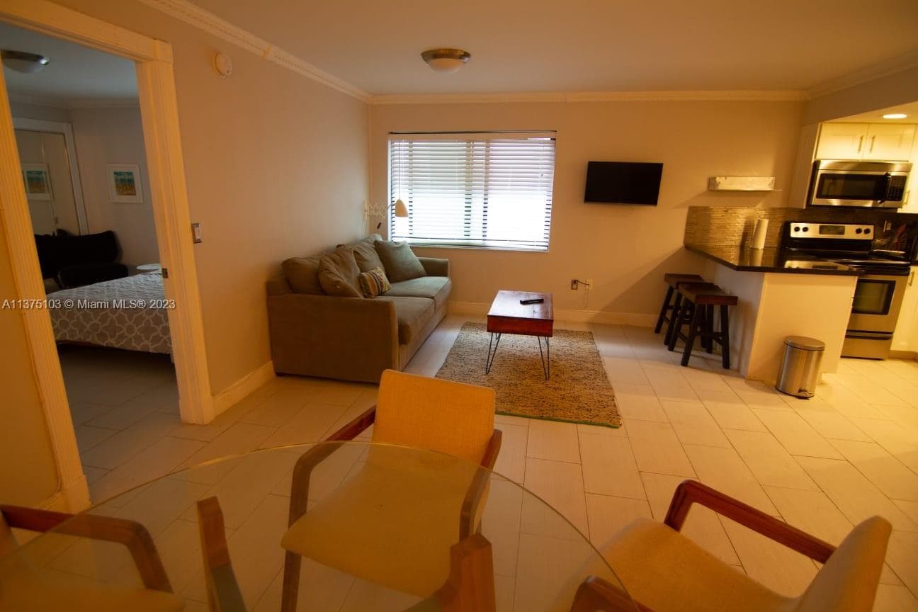A11375103 — Miami Beach — 8