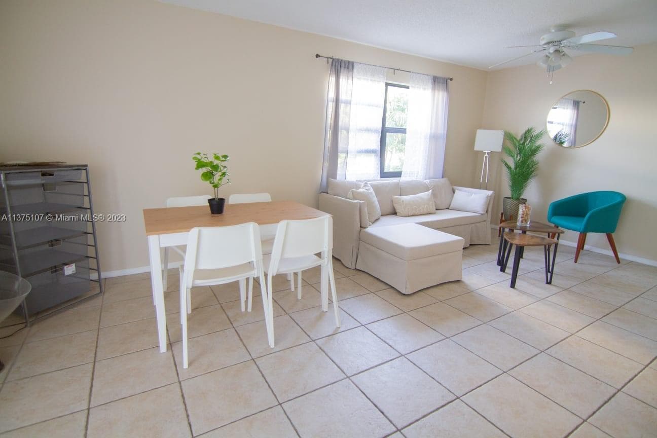 A11375107 — Miami Beach — 7
