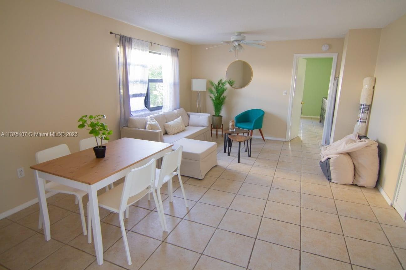 A11375107 — Miami Beach — 4