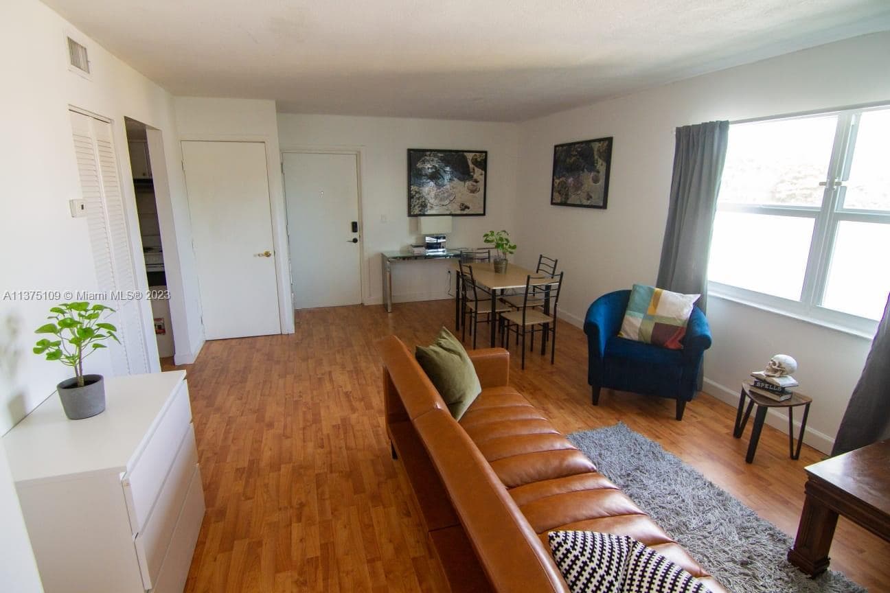 A11375109 — Miami Beach — 2