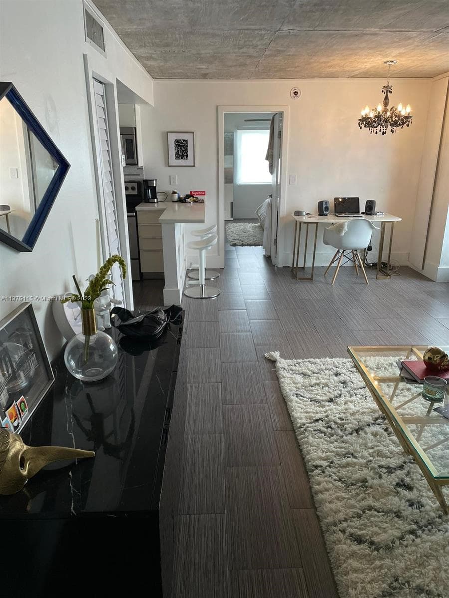 A11375115 — Miami Beach — 2