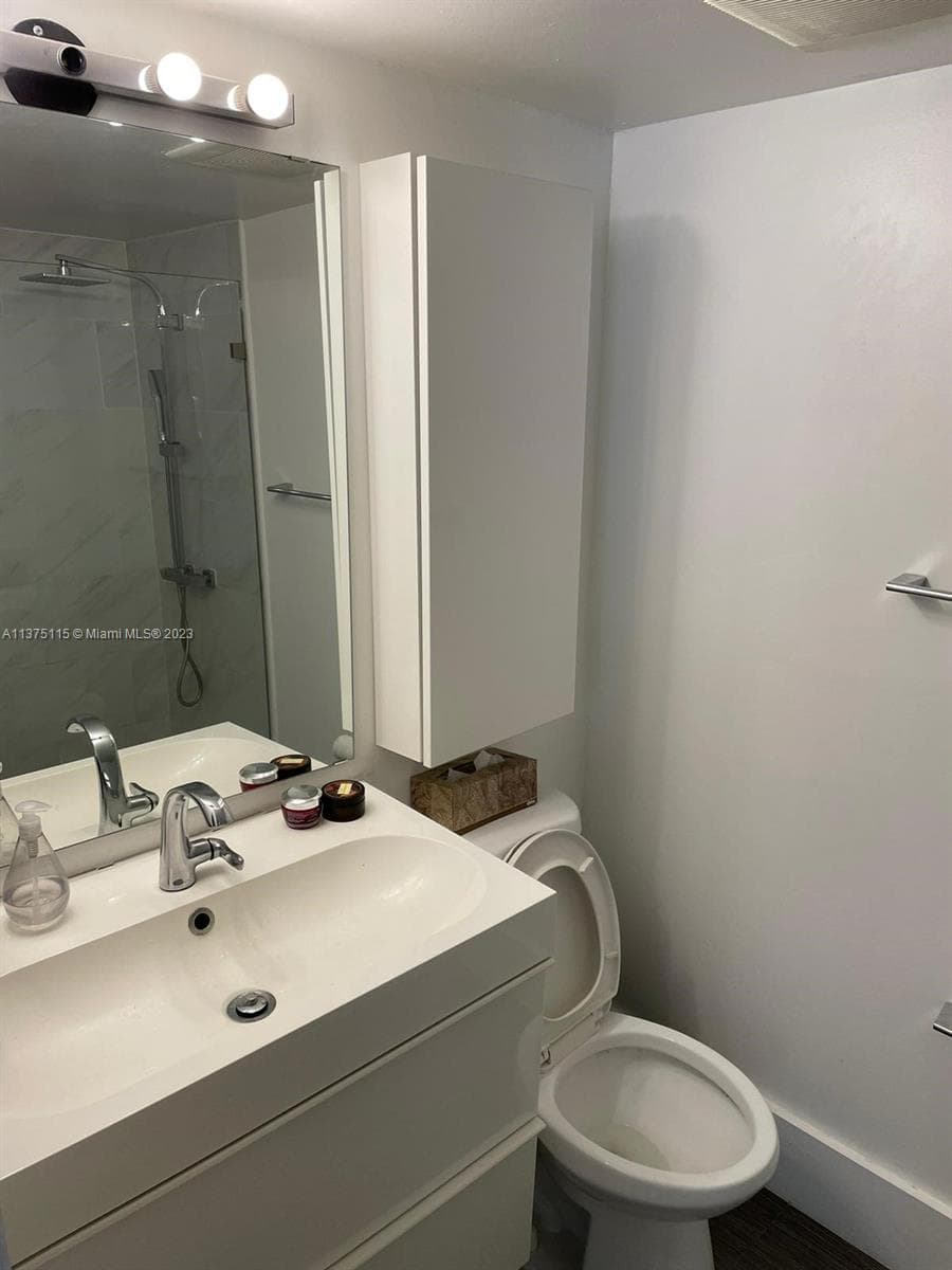 A11375115 — Miami Beach — 10