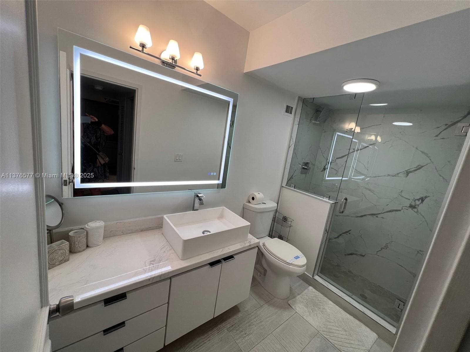 A11376577 — Miami Beach — 26