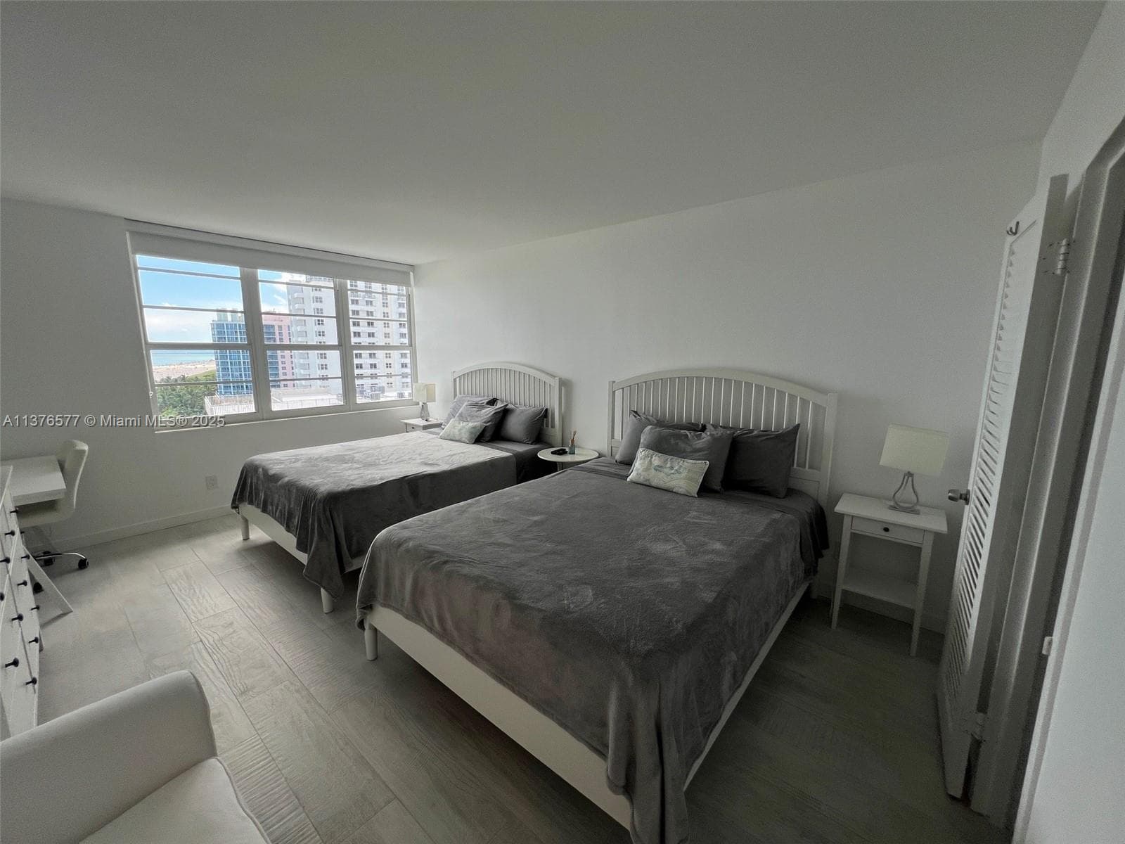 A11376577 — Miami Beach — 22