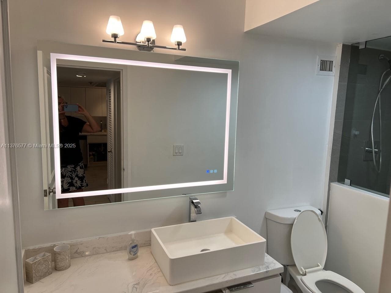 A11376577 — Miami Beach — 24