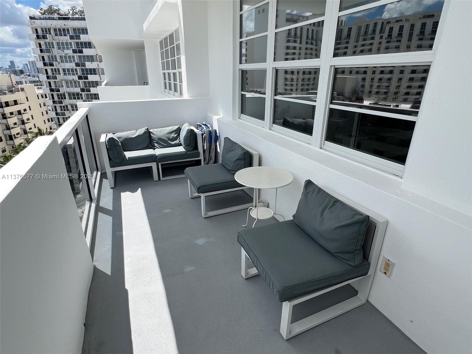A11376577 — Miami Beach — 4