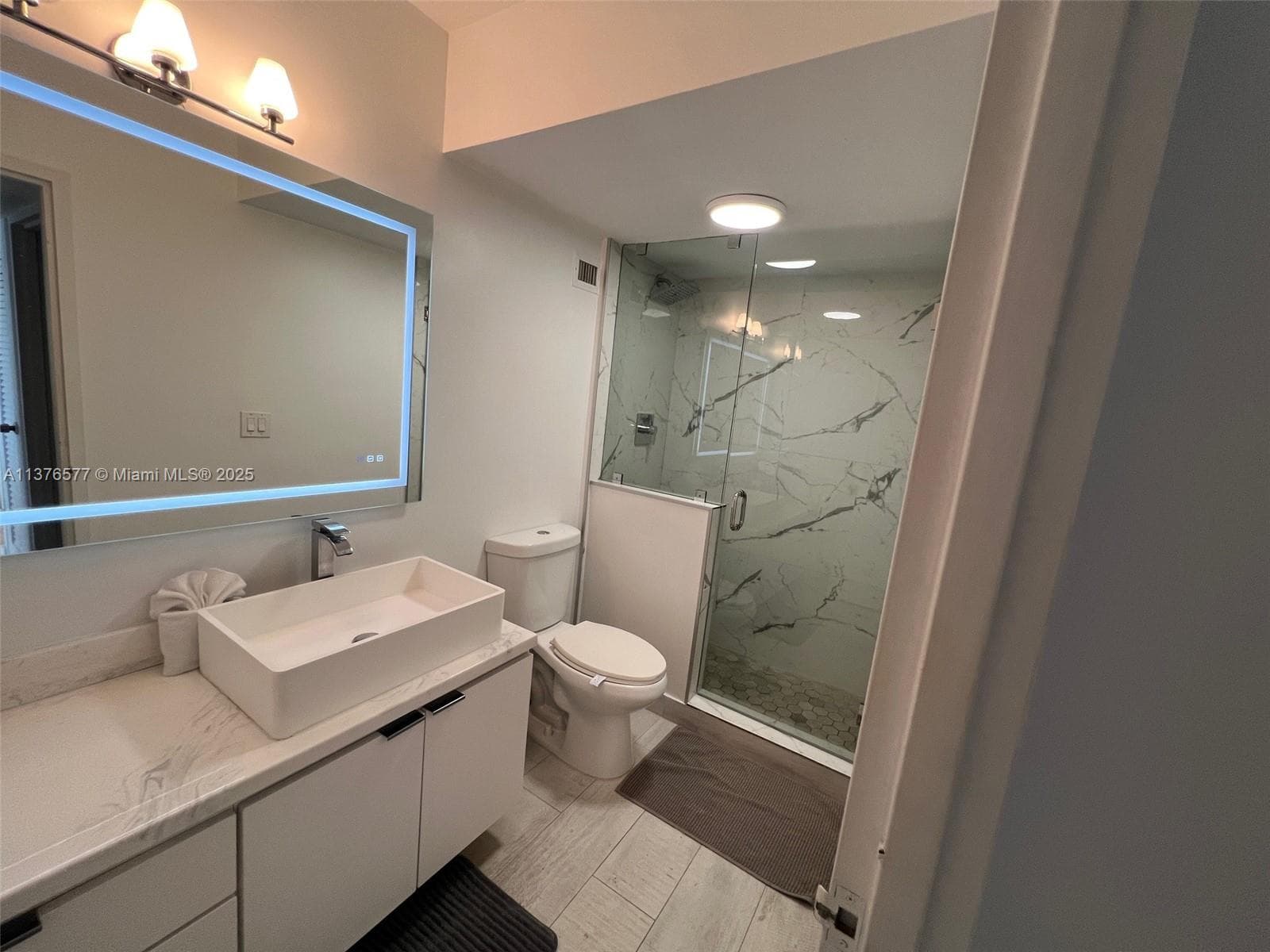 A11376577 — Miami Beach — 25