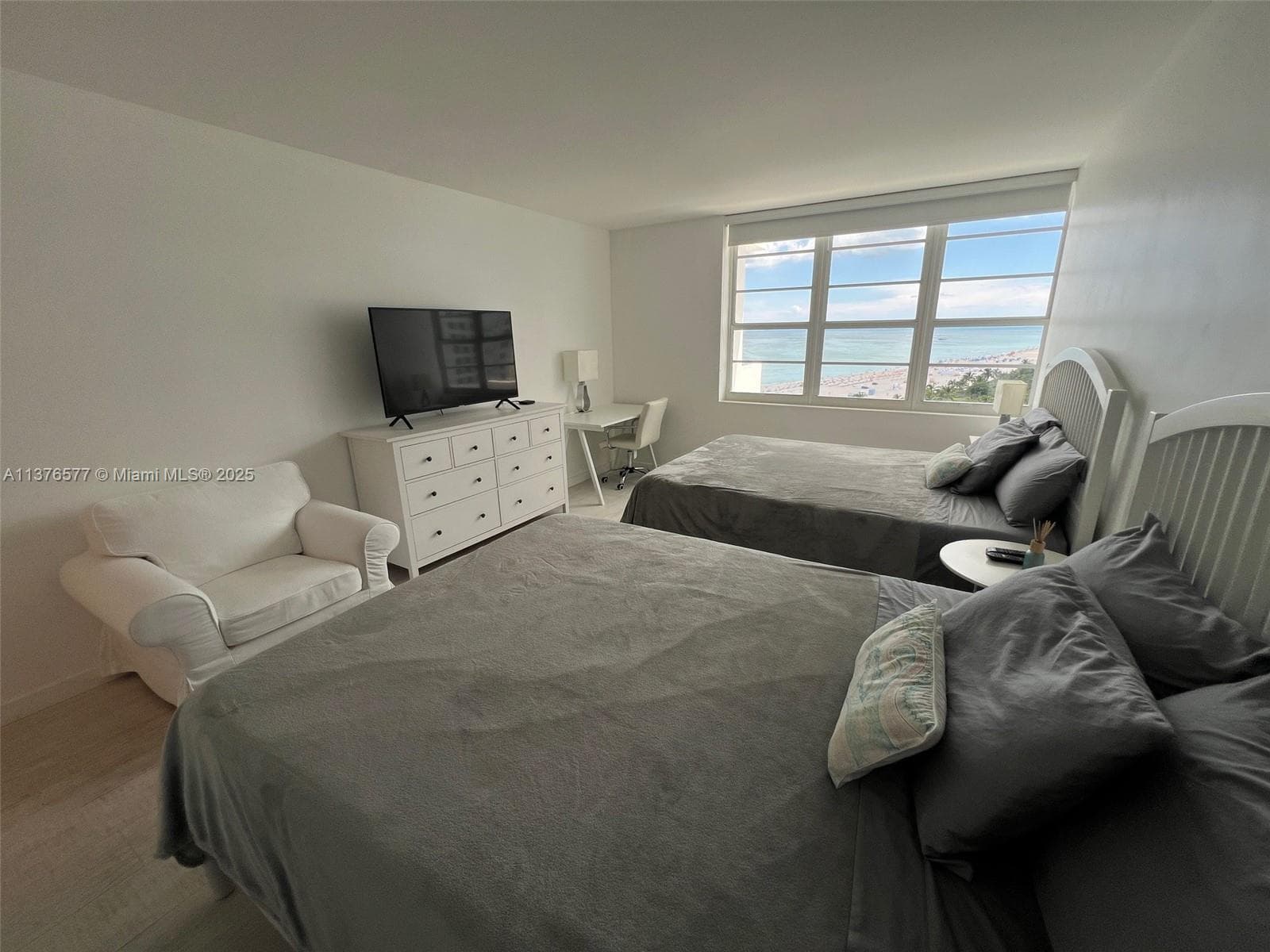A11376577 — Miami Beach — 21
