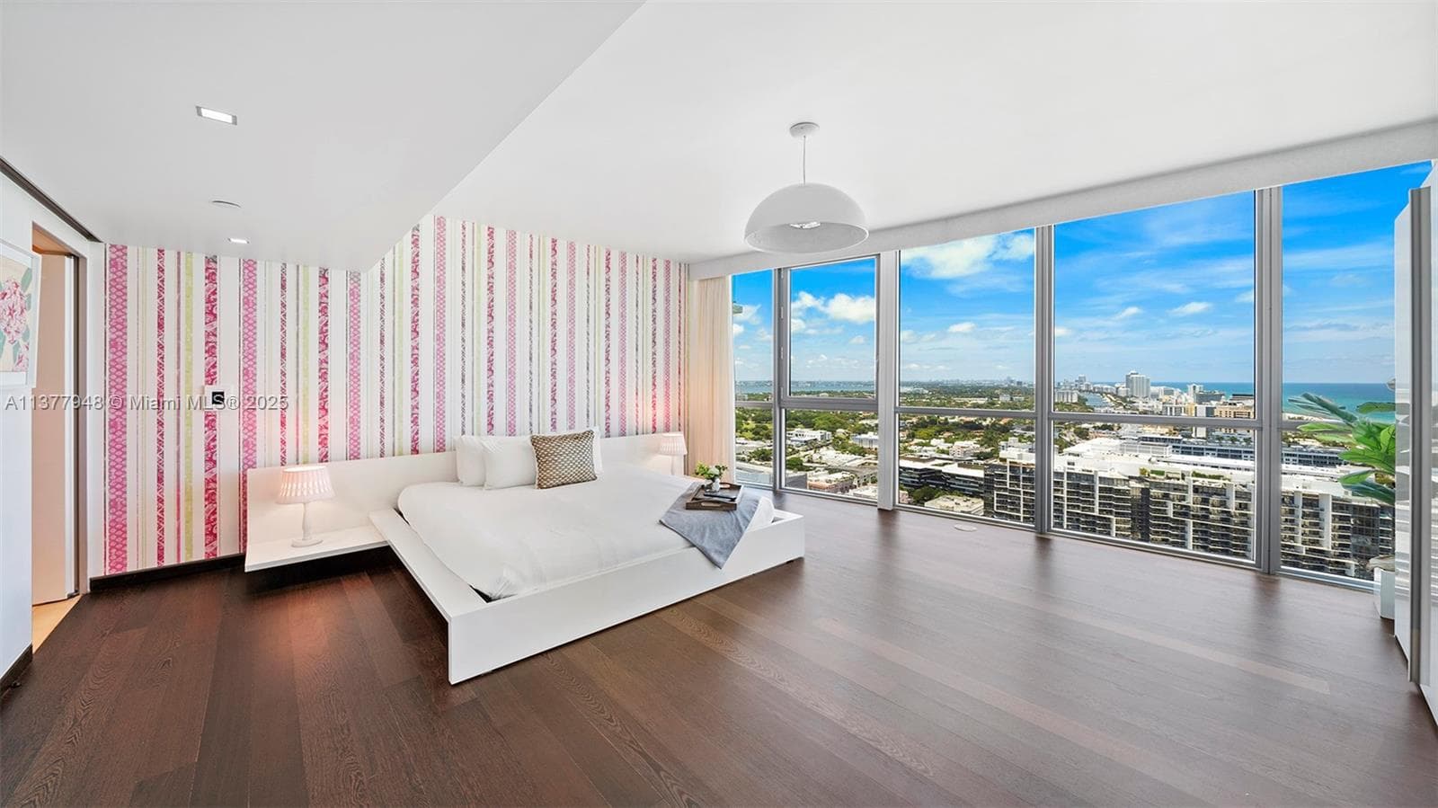A11377948 — Miami Beach — 43