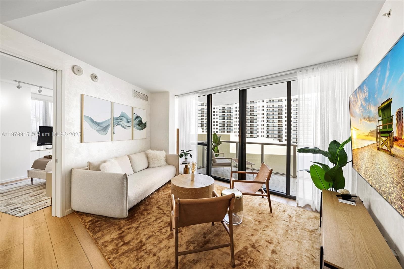 A11378315 — Miami Beach