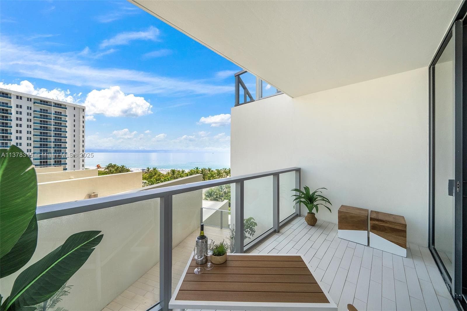 A11378315 — Miami Beach — 14