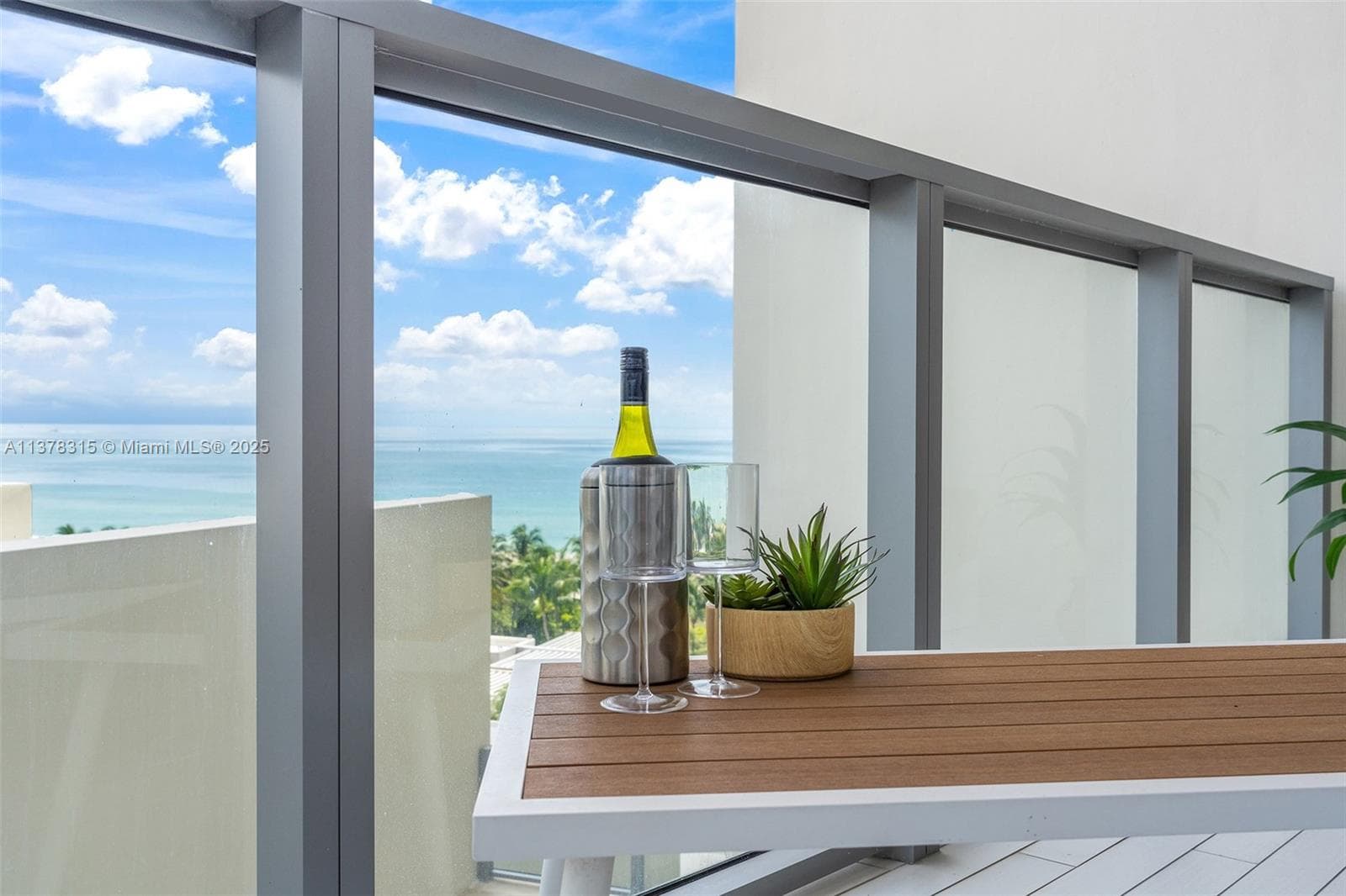 A11378315 — Miami Beach — 15