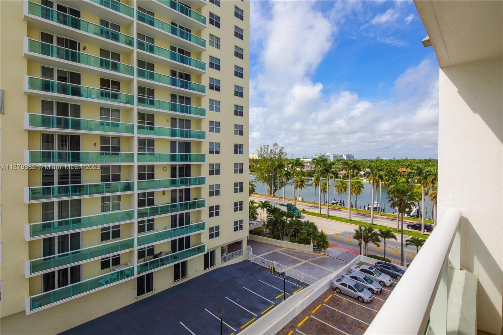 A11378382 — Miami Beach — 32
