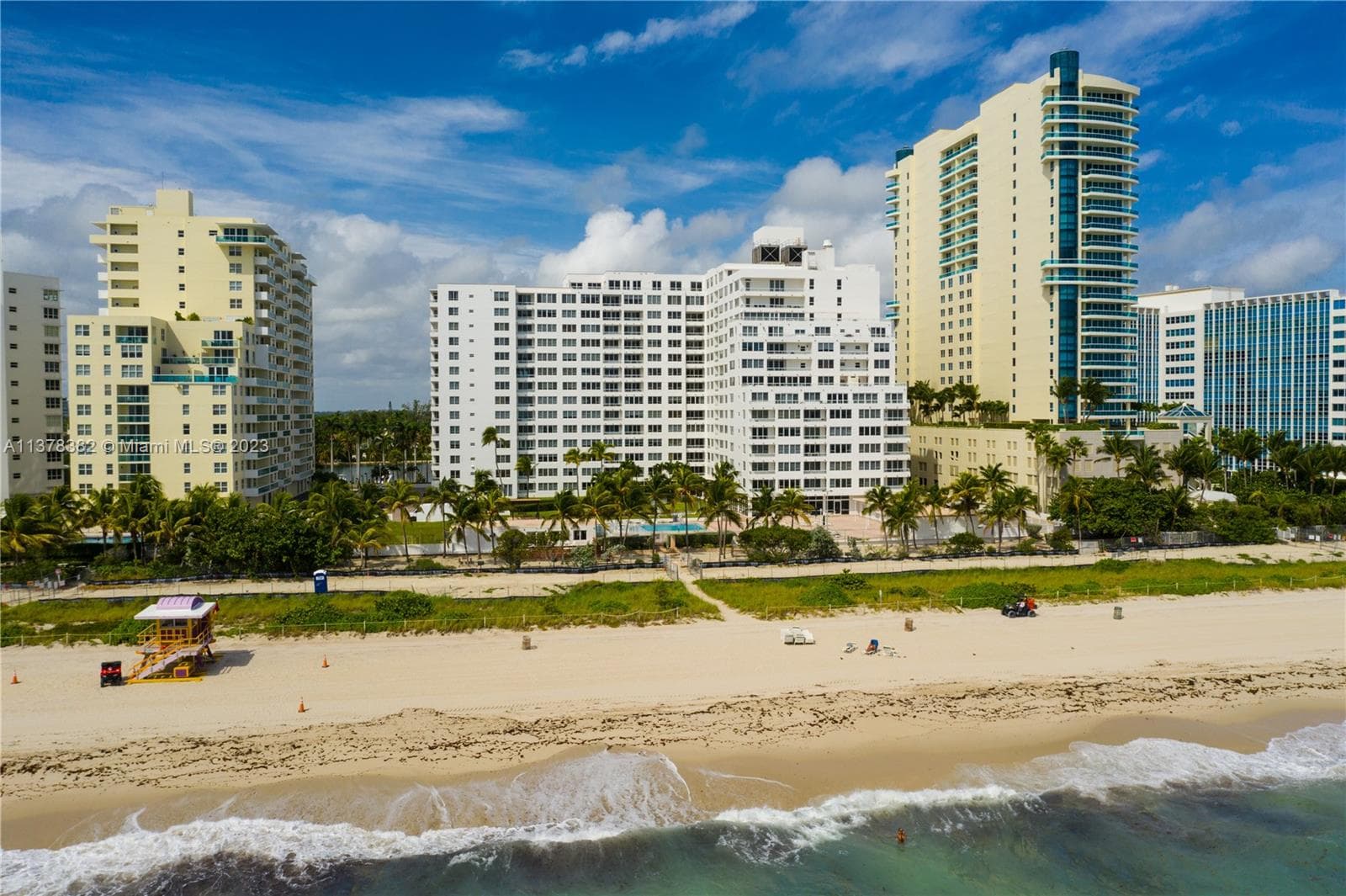 A11378382 — Miami Beach — 30