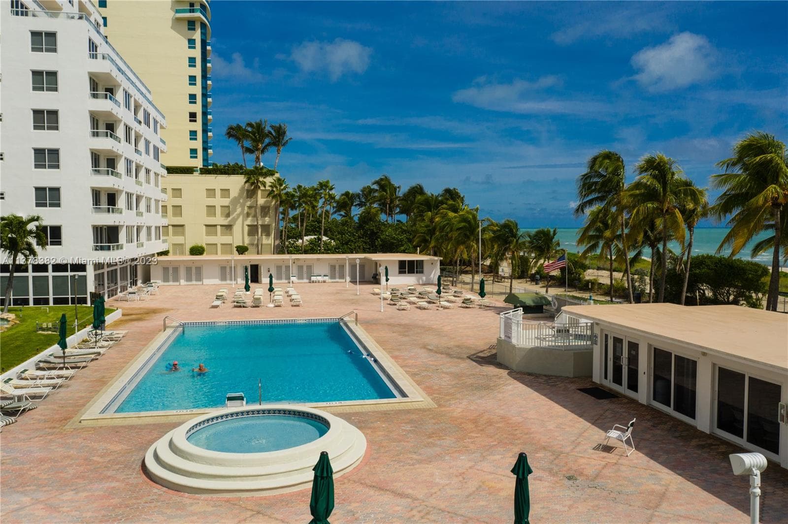 A11378382 — Miami Beach — 25