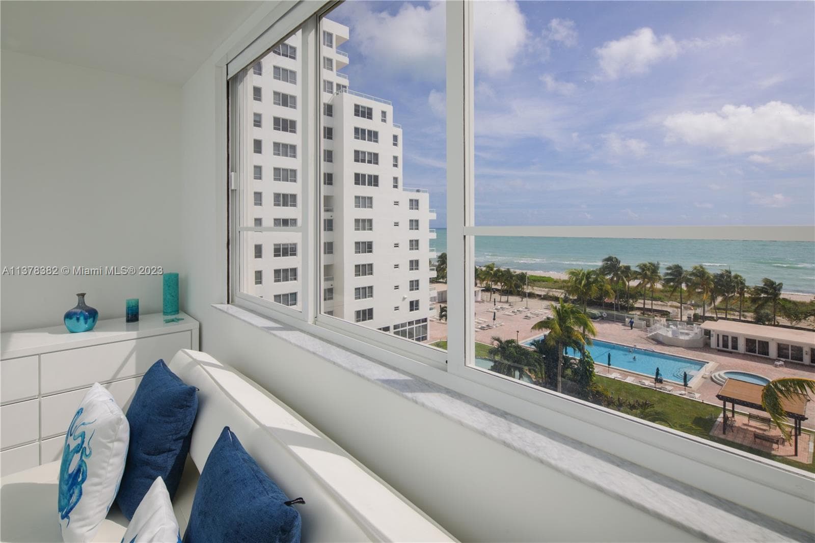 A11378382 — Miami Beach — 21