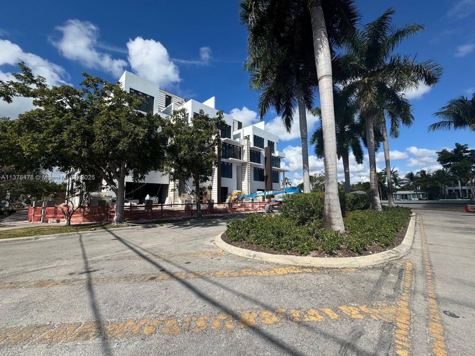 A11378478 — Miami Beach — 9