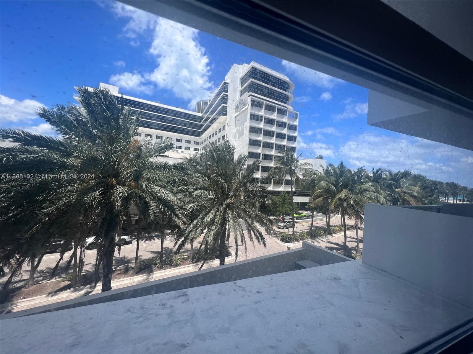A11383102 — Miami Beach — 14