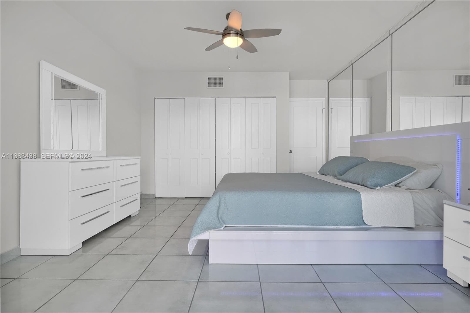 A11383438 — Miami Beach — 20