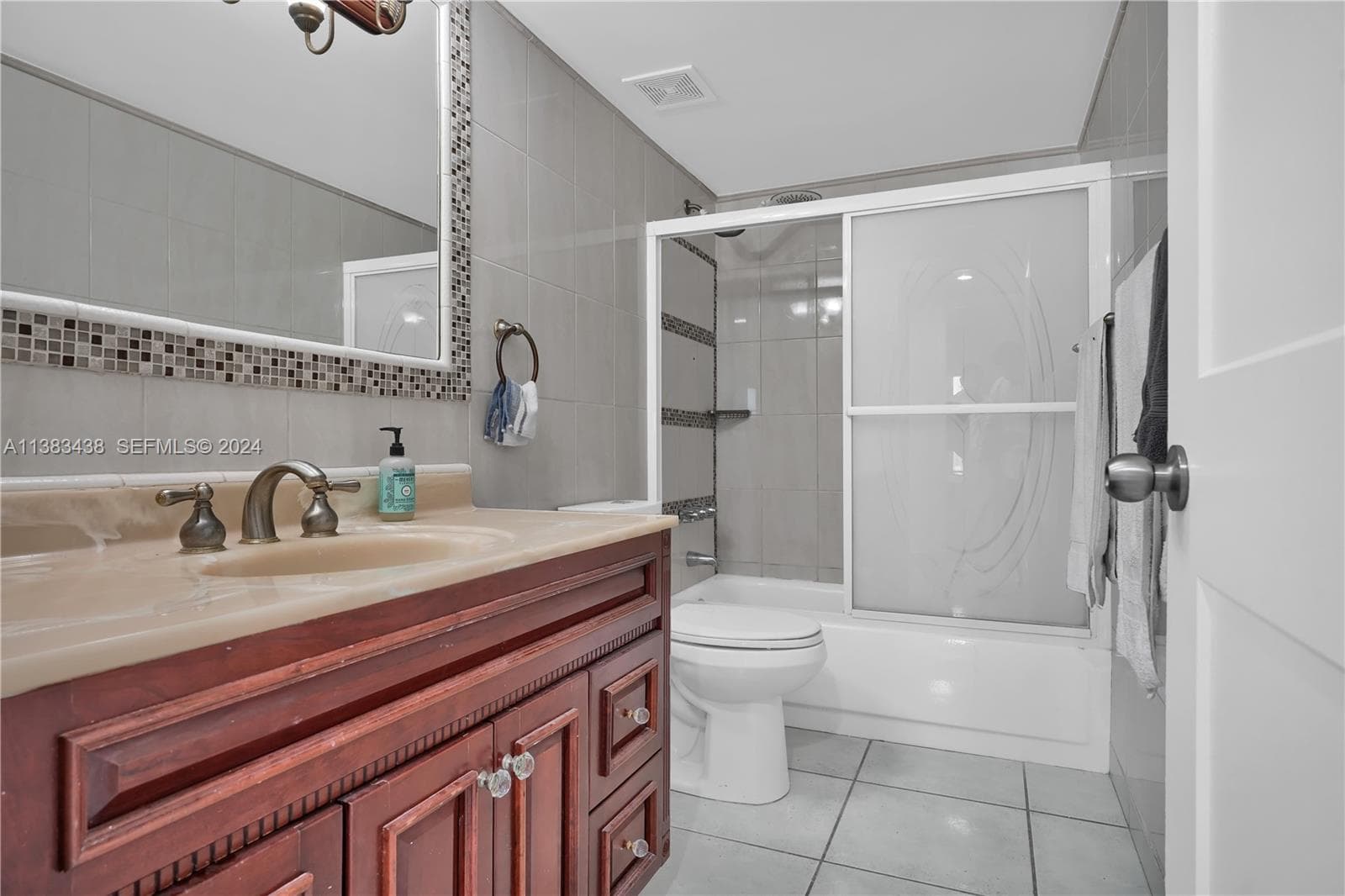 A11383438 — Miami Beach — 25