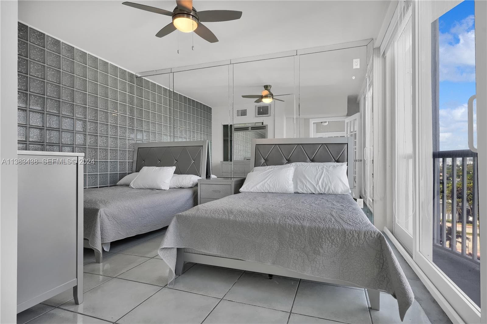 A11383438 — Miami Beach — 21