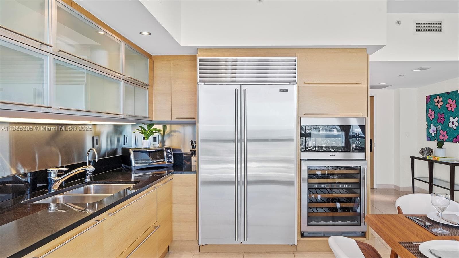 A11385305 — Miami Beach — 15