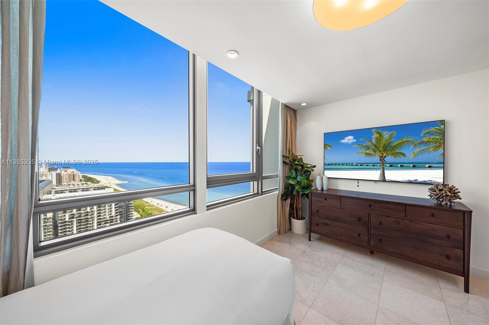 A11385305 — Miami Beach — 29