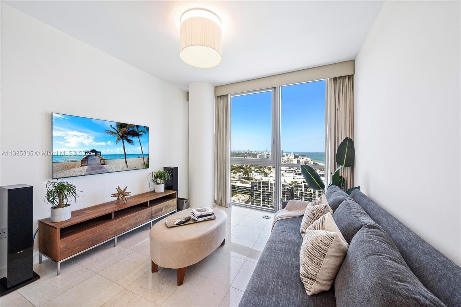 A11385305 — Miami Beach — 25