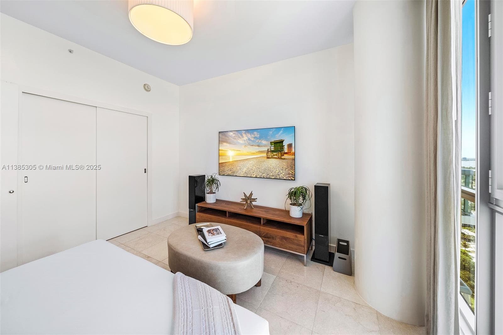 A11385305 — Miami Beach — 21