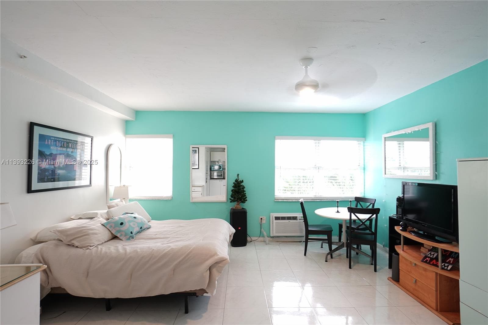 A11393226 — Miami Beach — 17