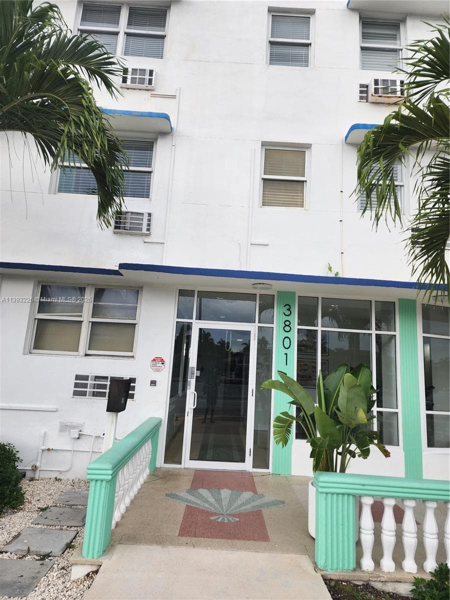 A11393226 — Miami Beach — 3