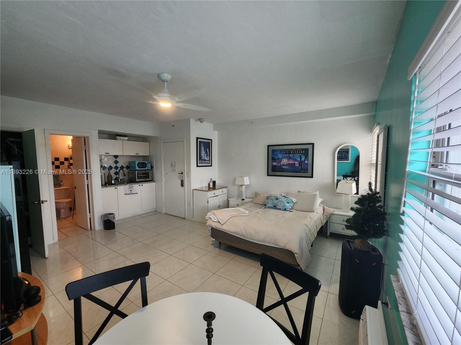 A11393226 — Miami Beach — 19