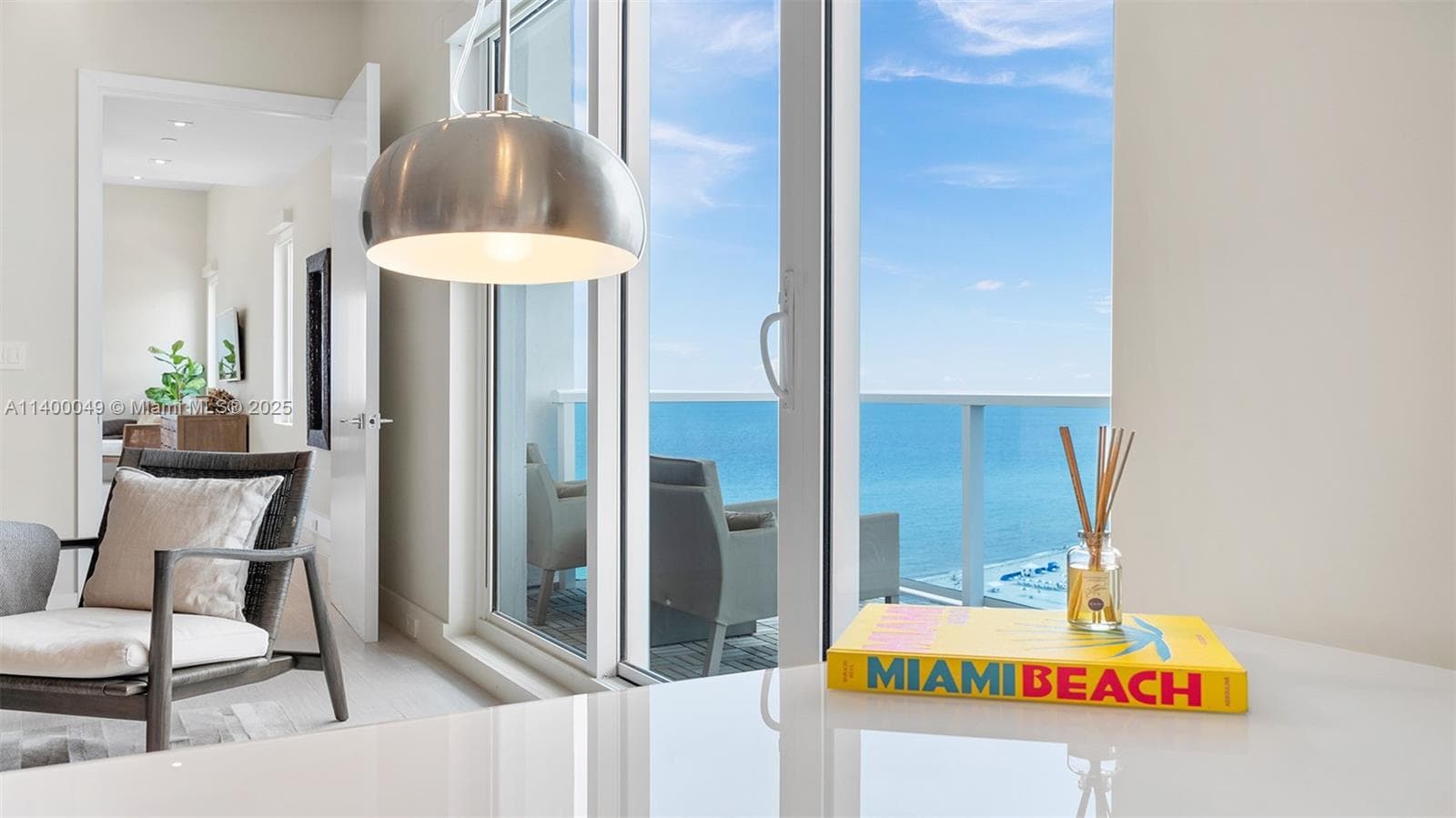 A11400049 — Miami Beach — 19
