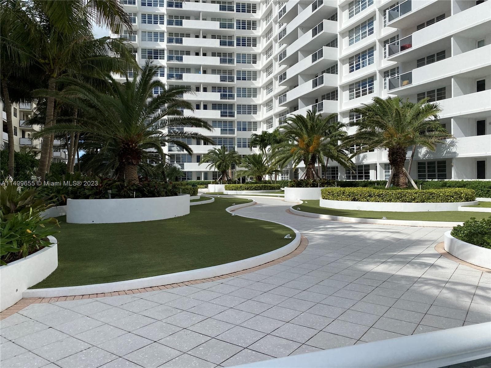 A11409655 — Miami Beach — 10