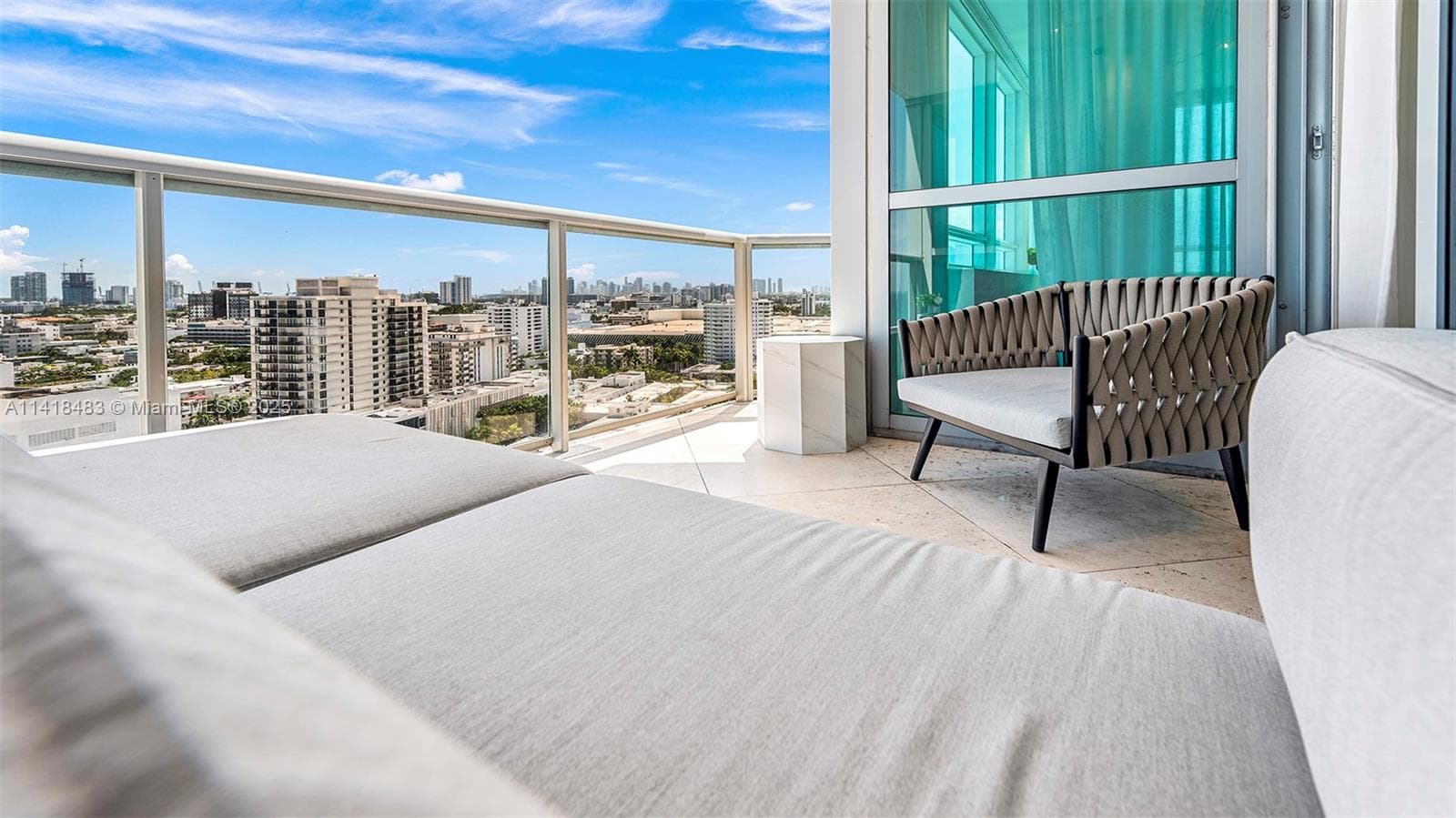 A11418483 — Miami Beach — 9