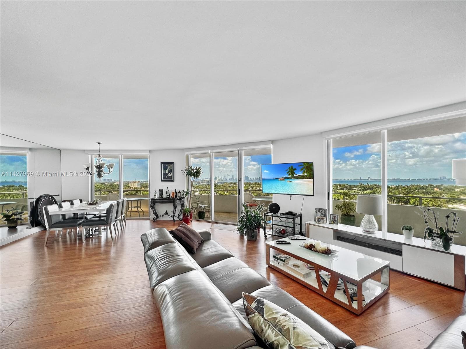 A11427969 — Miami Beach — 6