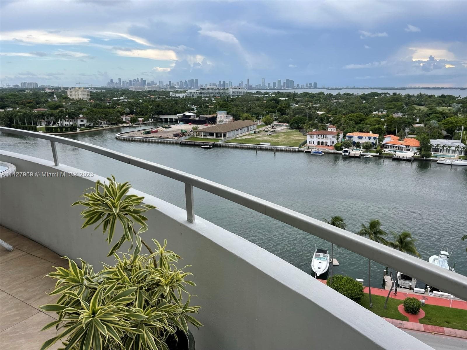 A11427969 — Miami Beach — 13